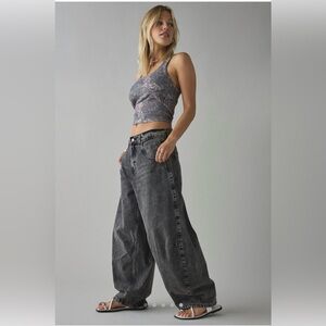 BDG Rih Extreme Barrel Mid-Rise Jean